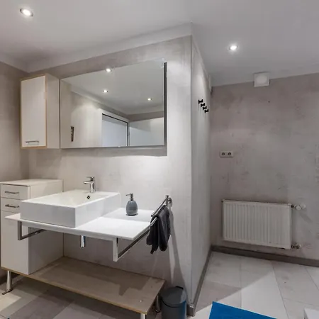 Appartement Grosszuegige 140qm Zentral Von *