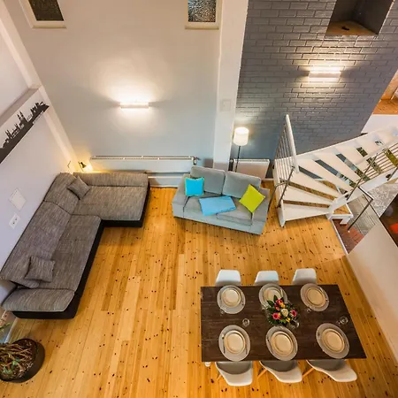 Grosszuegige 140qm Zentral Von Appartement